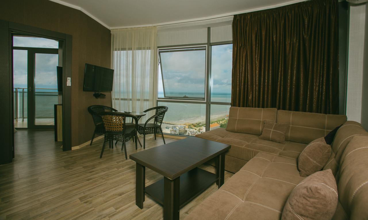 Apartment In Batumi Luaran gambar